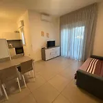 Lägenhetshotell Antares - Agenzia Cocal 3*