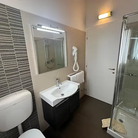 Antares - Agenzia Cocal מלון דירות קאורלה