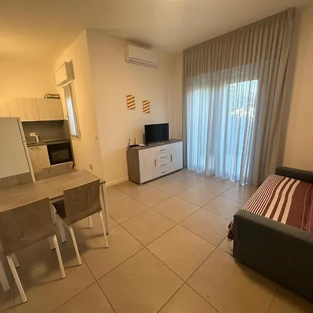 מלון דירות Antares - Agenzia Cocal 3*