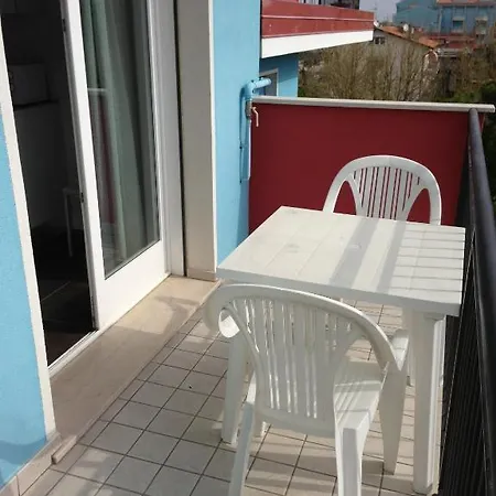 מלון דירות Antares - Agenzia Cocal קאורלה