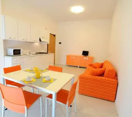 מלון דירות Antares - Agenzia Cocal קאורלה